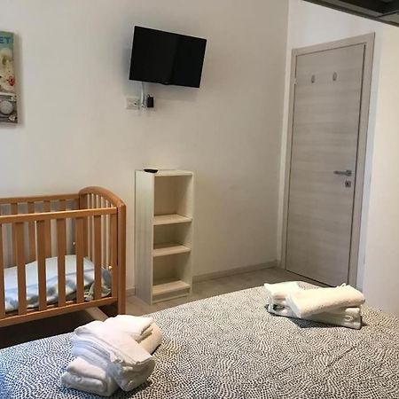 Appartamento In Zona Bocconi ミラノ エクステリア 写真