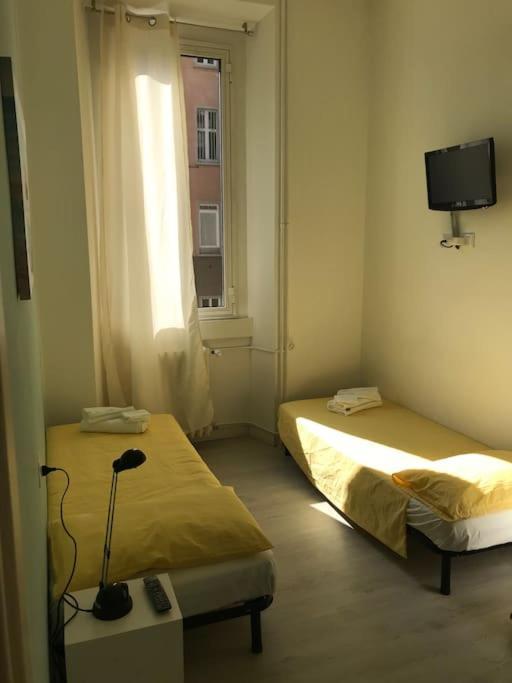 Appartamento In Zona Bocconi ミラノ エクステリア 写真